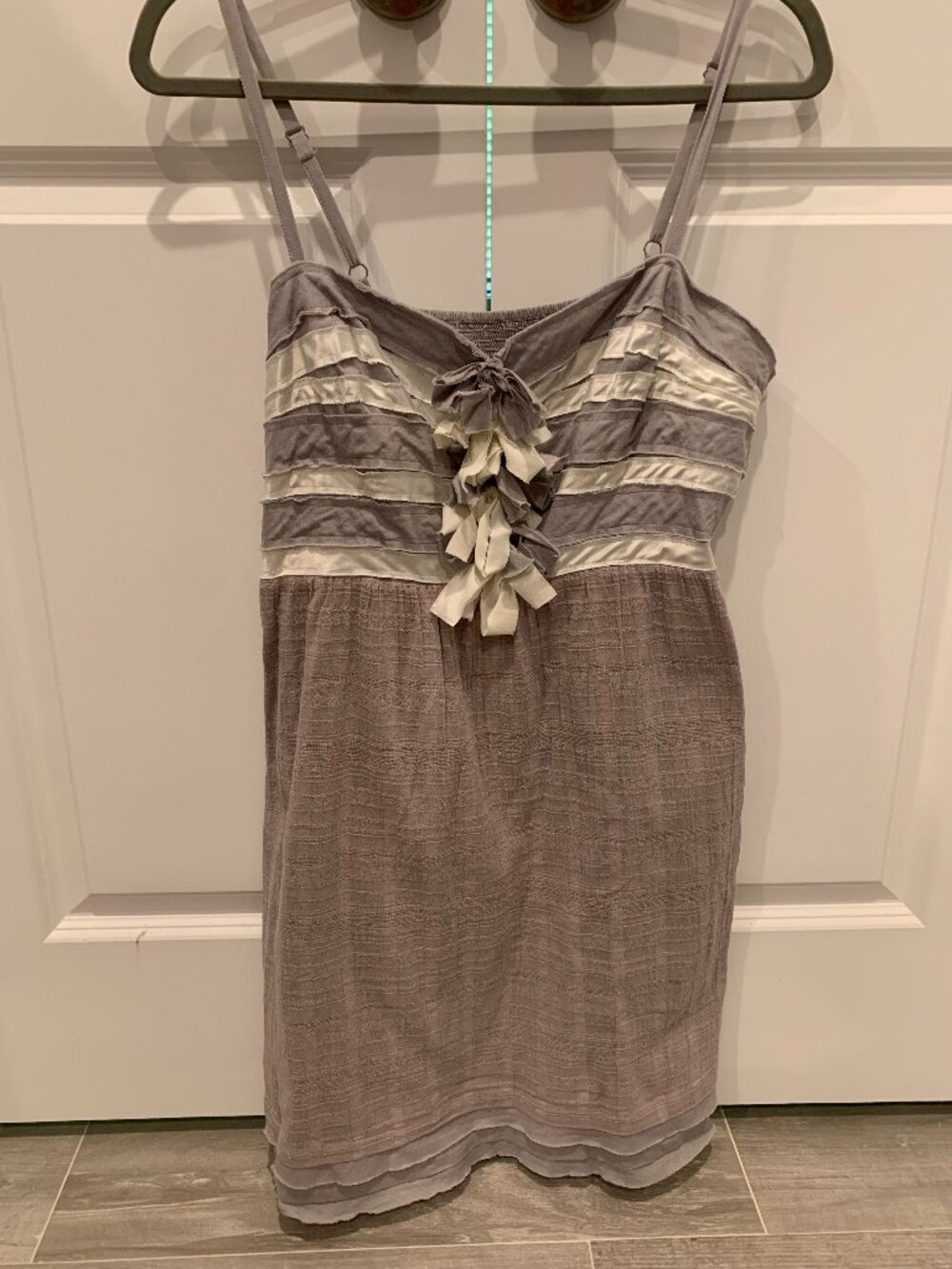 Anthropologie Feather Bone Chemise, size L, gray & white